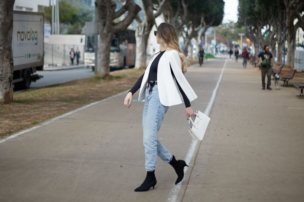 street style שכמיה לבנה