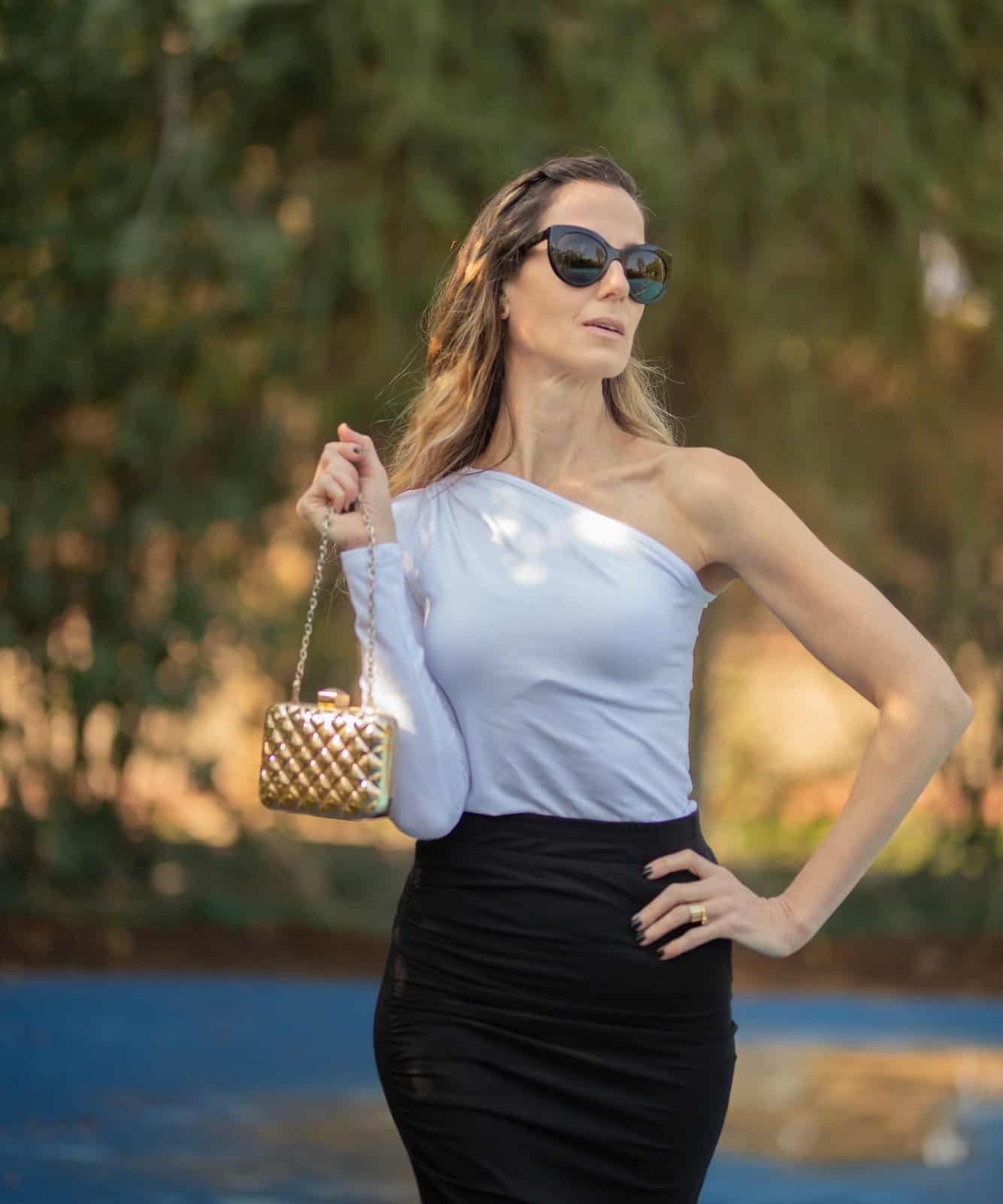 חולצה לבנה אסימטרית אורית ארגמן פדידא